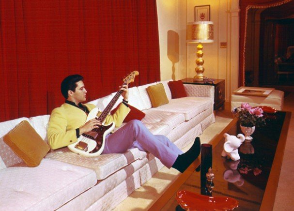 Elvis Bass
